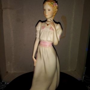 CYBIS 1983 RETIRED LUCY LOCKET PORCELAIN FIGURE FIGURINE